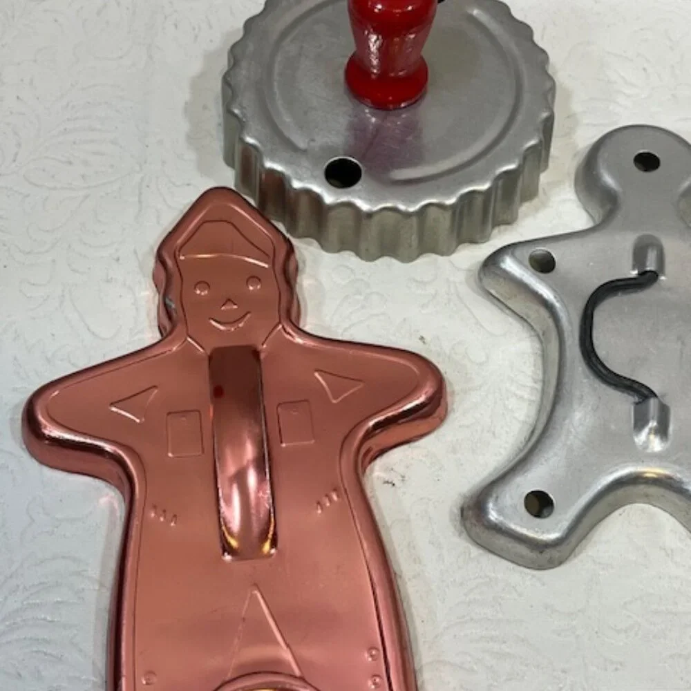 VTG 8 Various Biscuit Cookie Cutters Metal Gingerbread Man Stars Bell Tree Boot